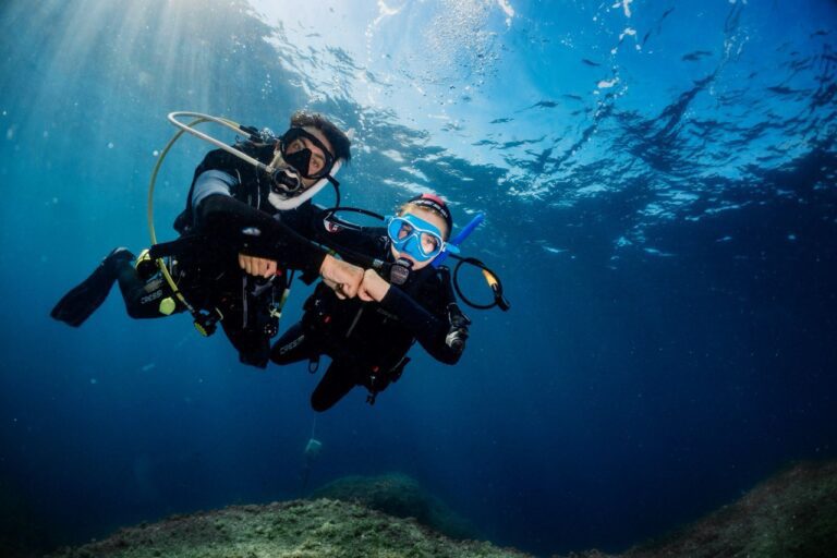Plongez dans une carrière avec Underwater Pro : votre passerelle vers les emplois de plongée sous-marine